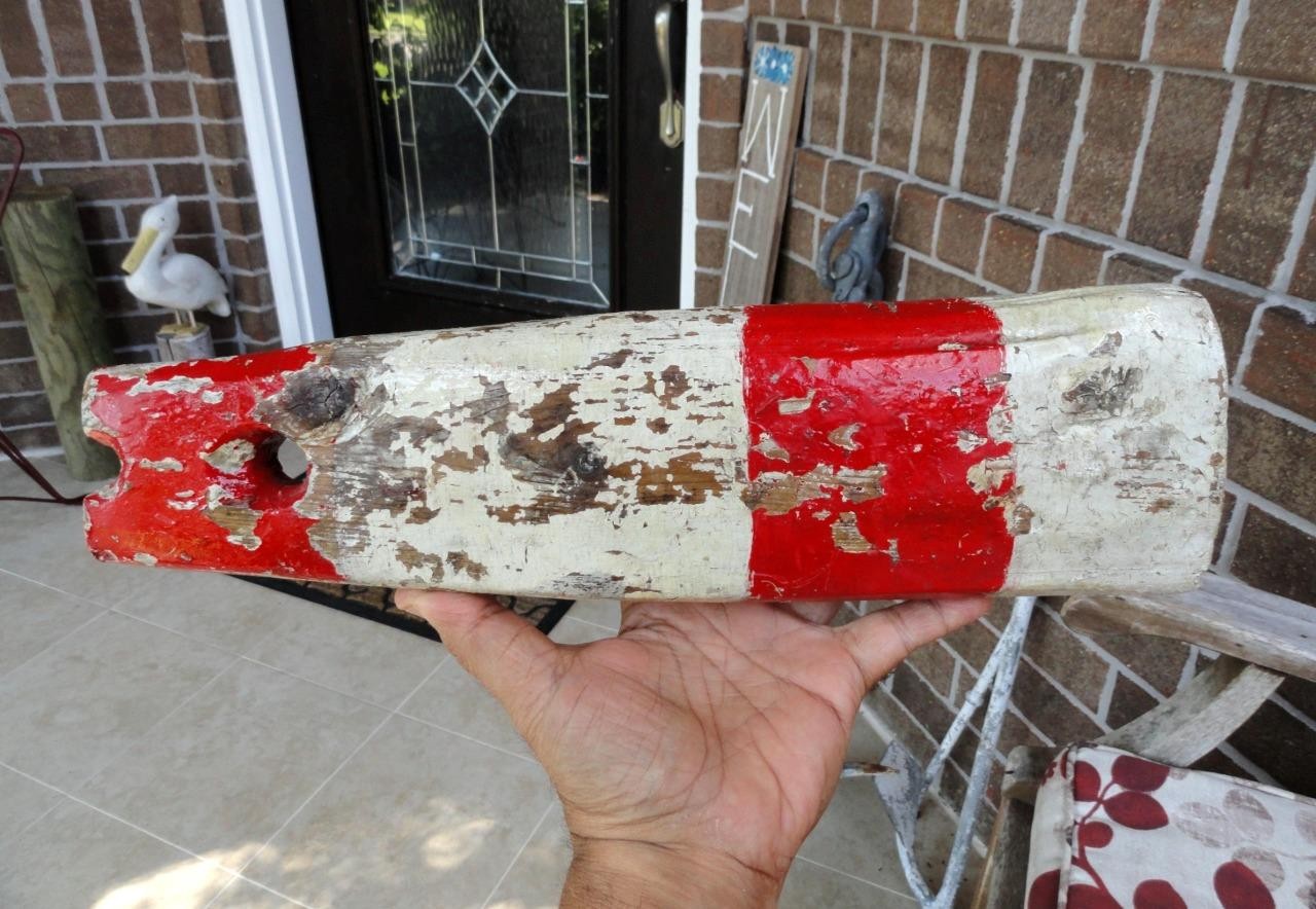 WEATHERED DISTRESSED WOOD Nautical Red & White Lobster Buoy E FL LANGILLE 11440