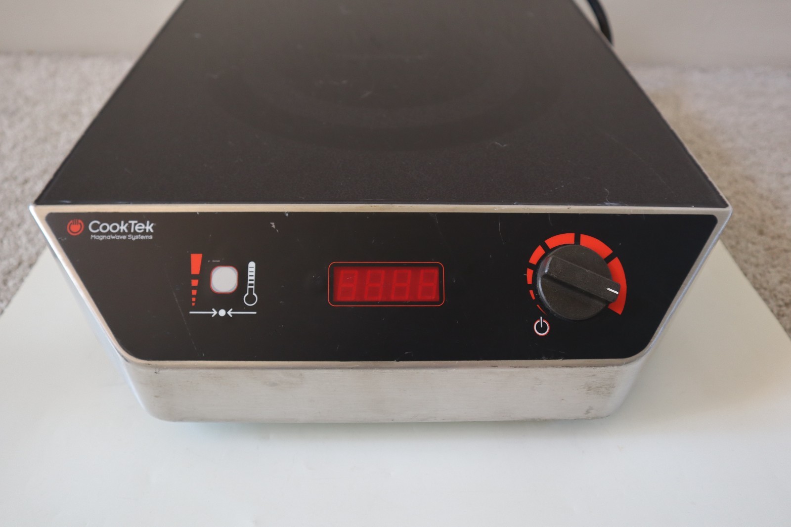 Cooktek MC2500 induction cooktop 208-240V