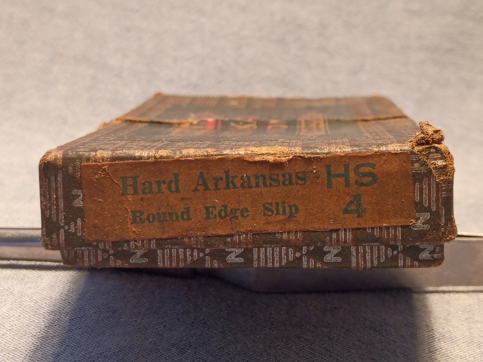 Vintage Norton Abrasives Hard Arkansas Oilstone HS 4 Round Edge Slip in Box-used