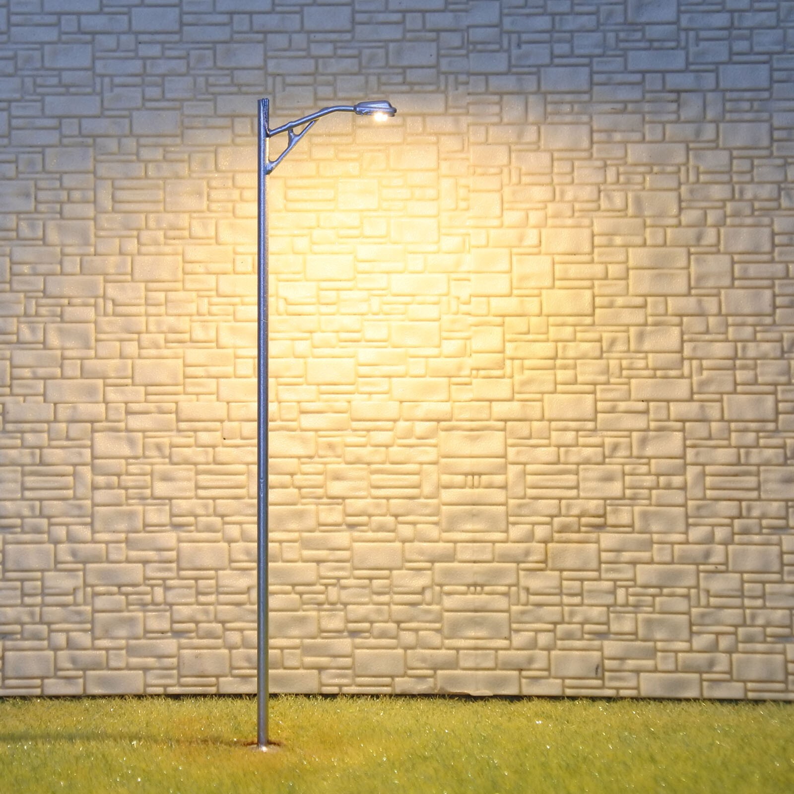 10 x HO scale street lights model railroad modern LED station lamp posts #SL002