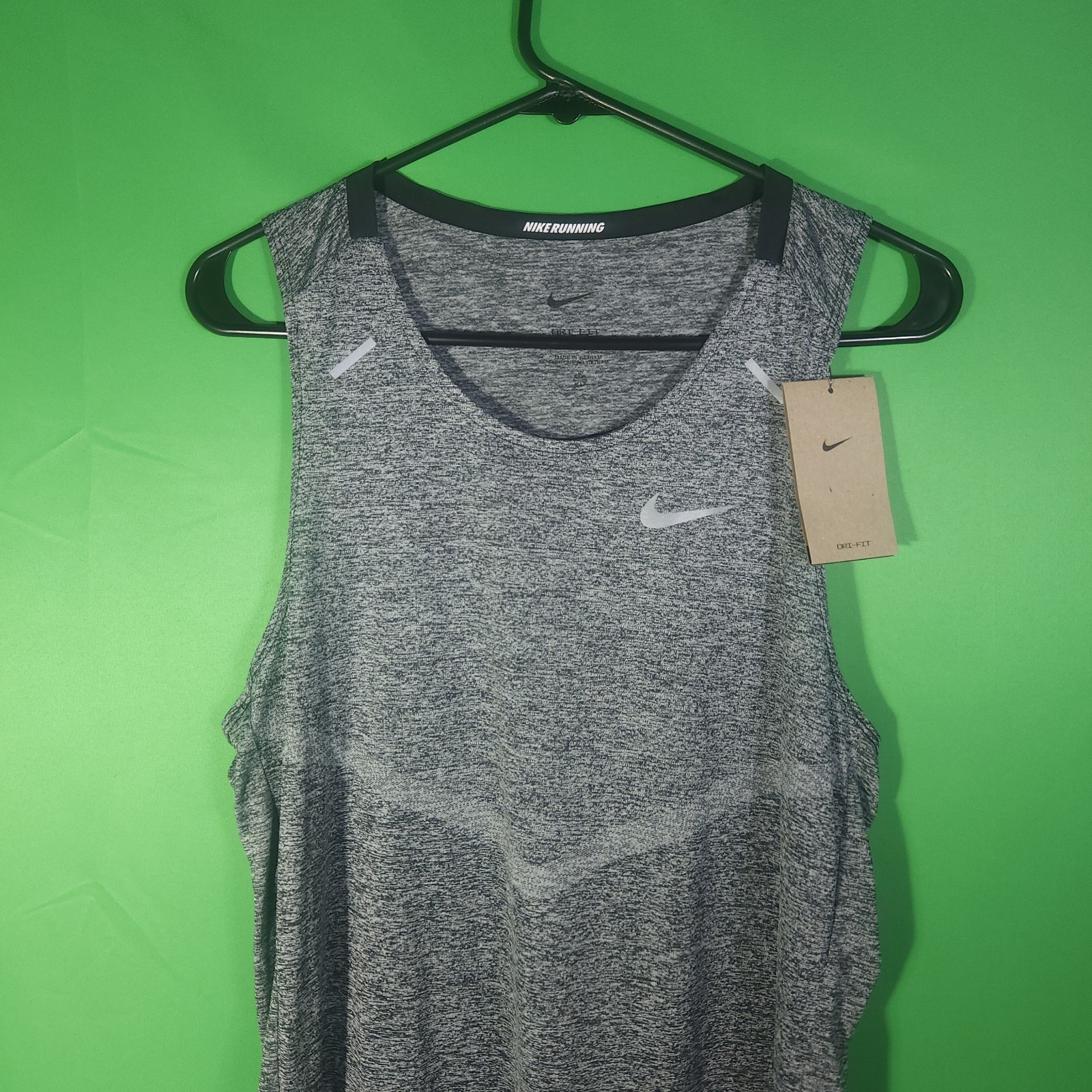 Nike Running Rise 365 Mens Medium Gray Sleeveless Tank Top Shirt Black Trim