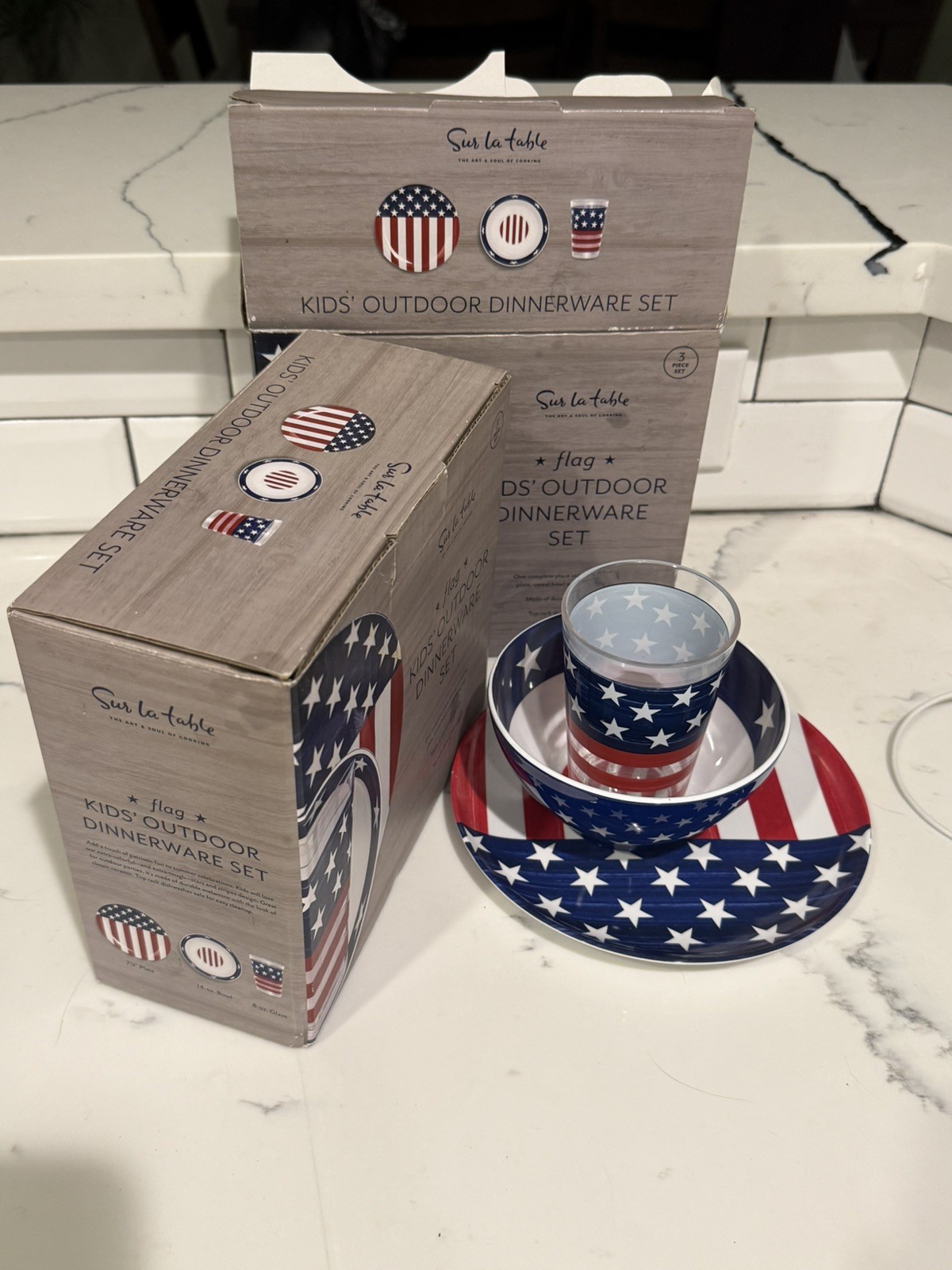 Sur La Table Kids Melamine FLAG Stars & Stripes Dinnerware Set BOXED NEW