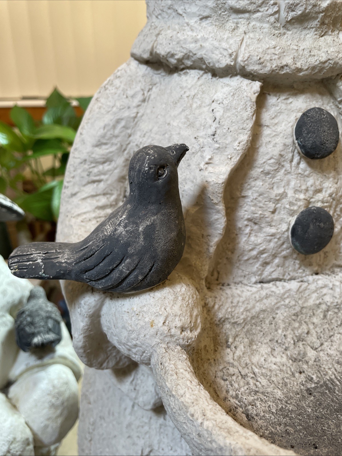 Christmas Snowman Bird Feeders Black Birds Fiberglass Mix Materials Beautiful 2