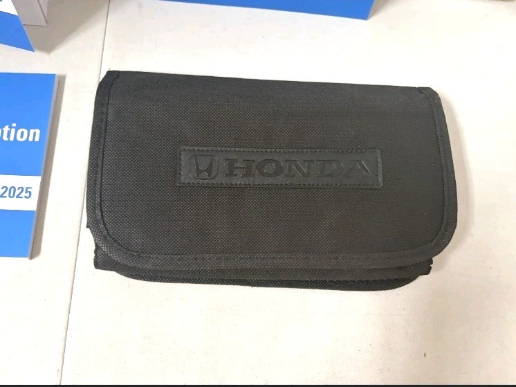 2025 HONDA CR-V OWNERS MANUAL SET OEM WITH CASE FREE SHIPPING
