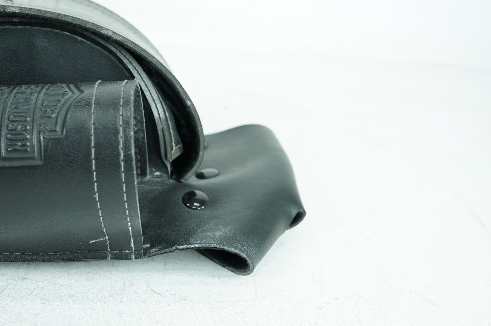 01 Harley Touring Electra Glide Ultra OEM Onboard Tool Bag Leather Storage Torn