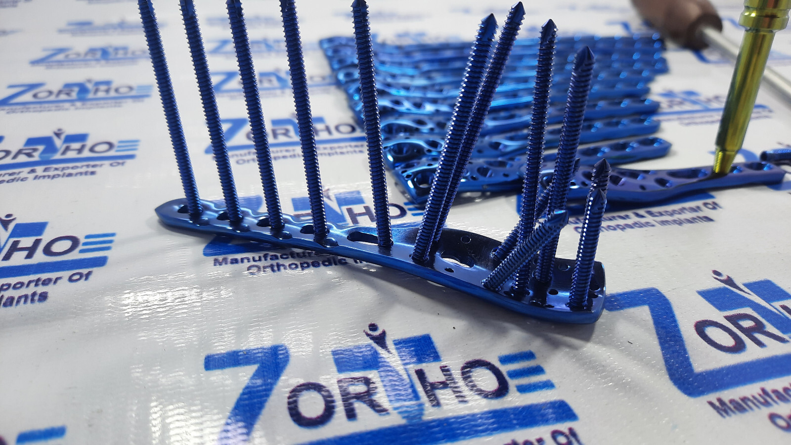 Proximal Humeral Multi Angle (PHILOS) Locking plates 3,5,7,9 &11 holes 52 TT Pc