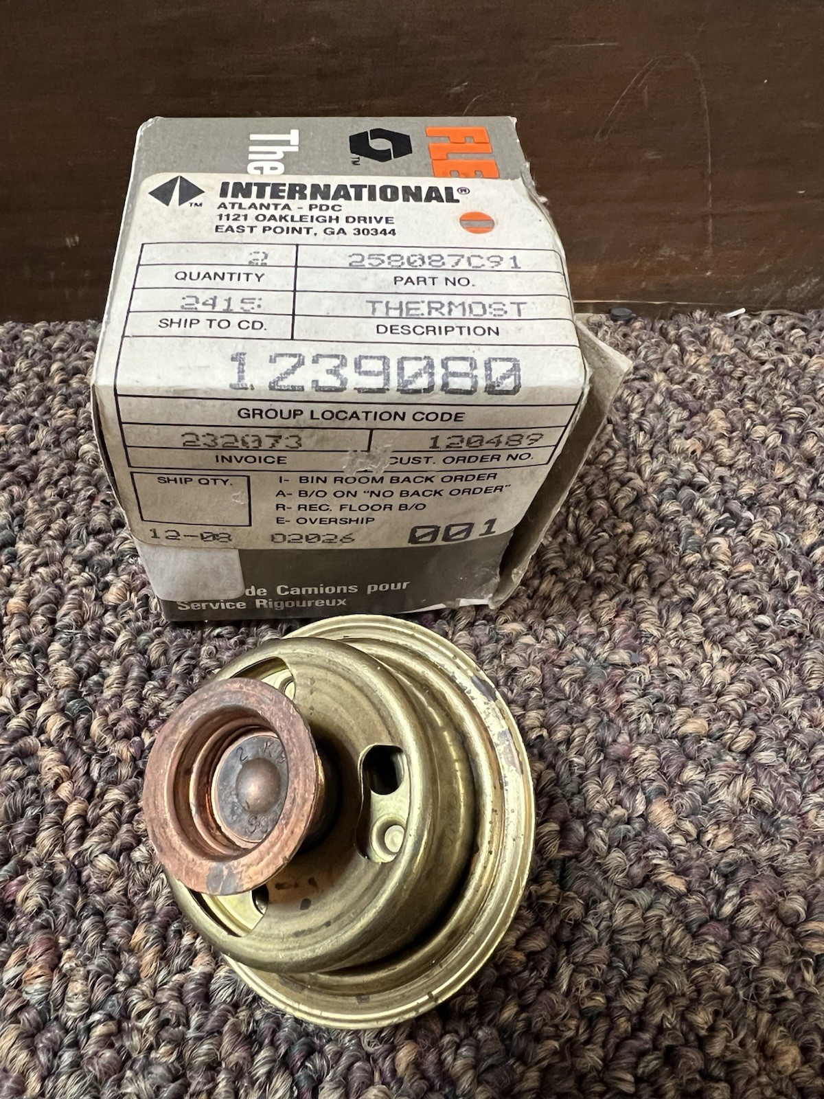 New Genuine International 258087C91 Navistar Diesel Engine Thermostat 180 Degree