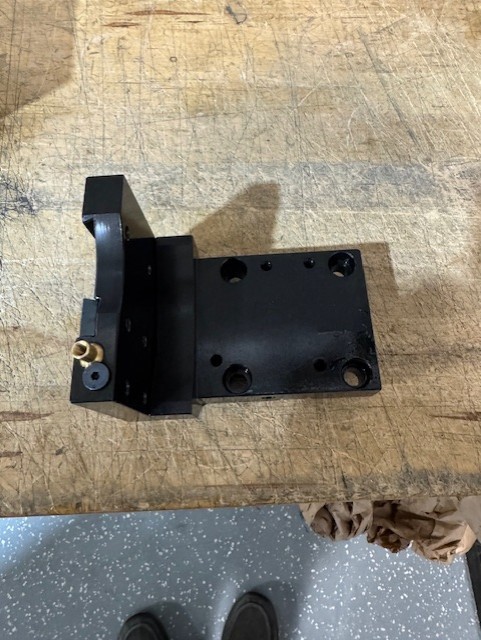 BMT45 cut off holder DW220-R25-90-H