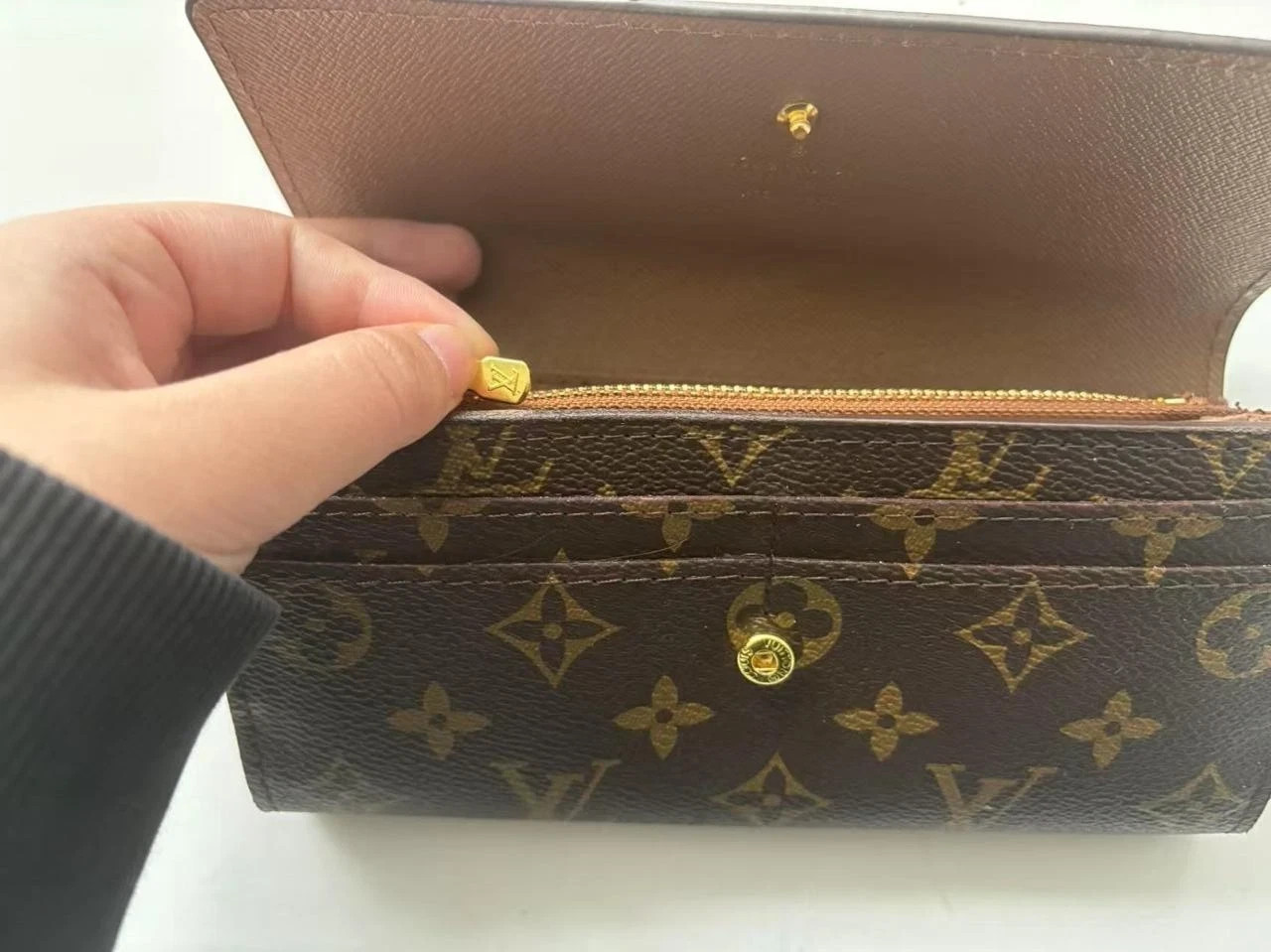 Louis Vuitton LV Long Wallet Portefeuille Sarah Brown Monogram