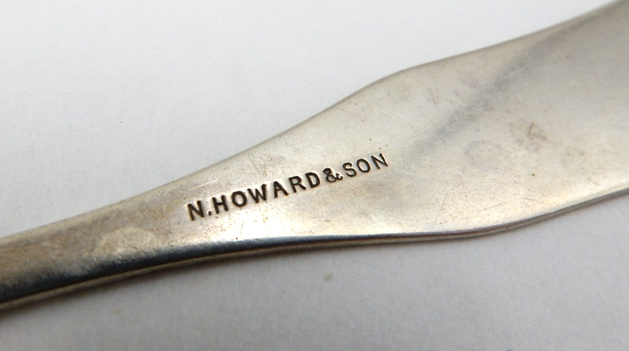 ANTIQUE N. HOWARD & SON MONOGRAMMED "AMR" PURE COIN SILVER SPOON, 13 GRAMS