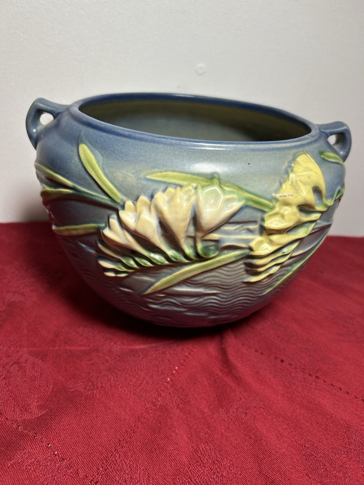 ROSEVILLE U.S.A. 663-6 Blue Vase Double-Handle Freesia Jardiniere