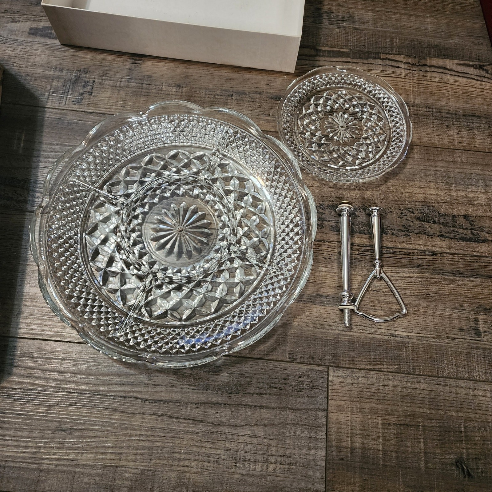 New VTG Wexford Anchor Hocking 2 Tier Glass Tid Bit Tray with Handle in Box W