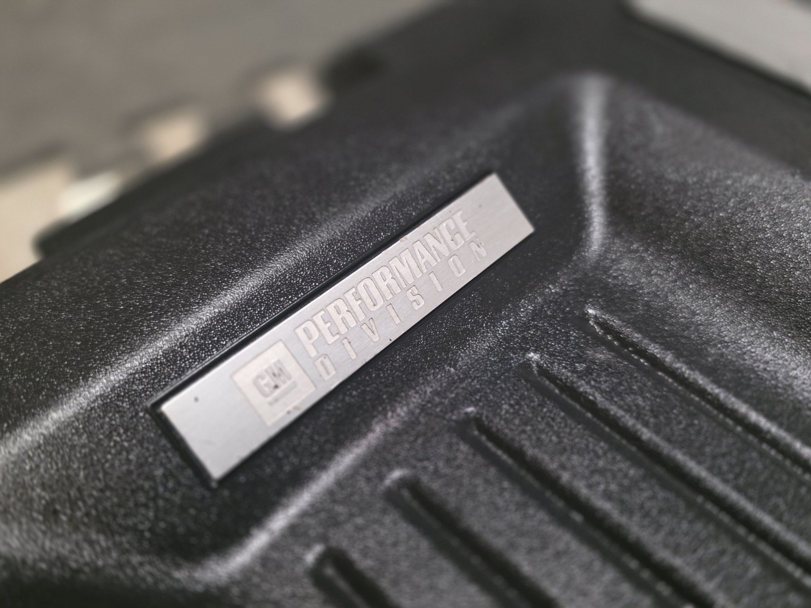 Trailblazer Ss Tbss Engine Cover 6.0L V8