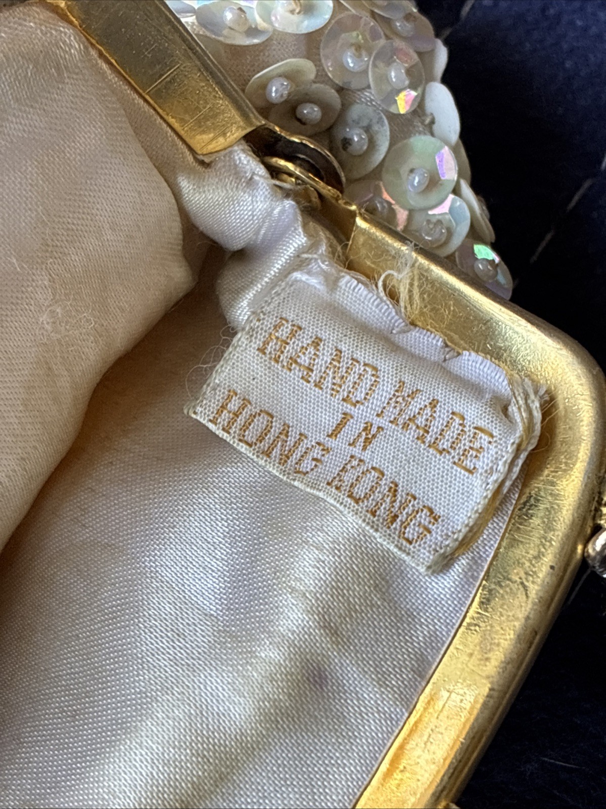 Vintage White Bead And Sequins Change Purse That Was Hand Made In Hong Kong