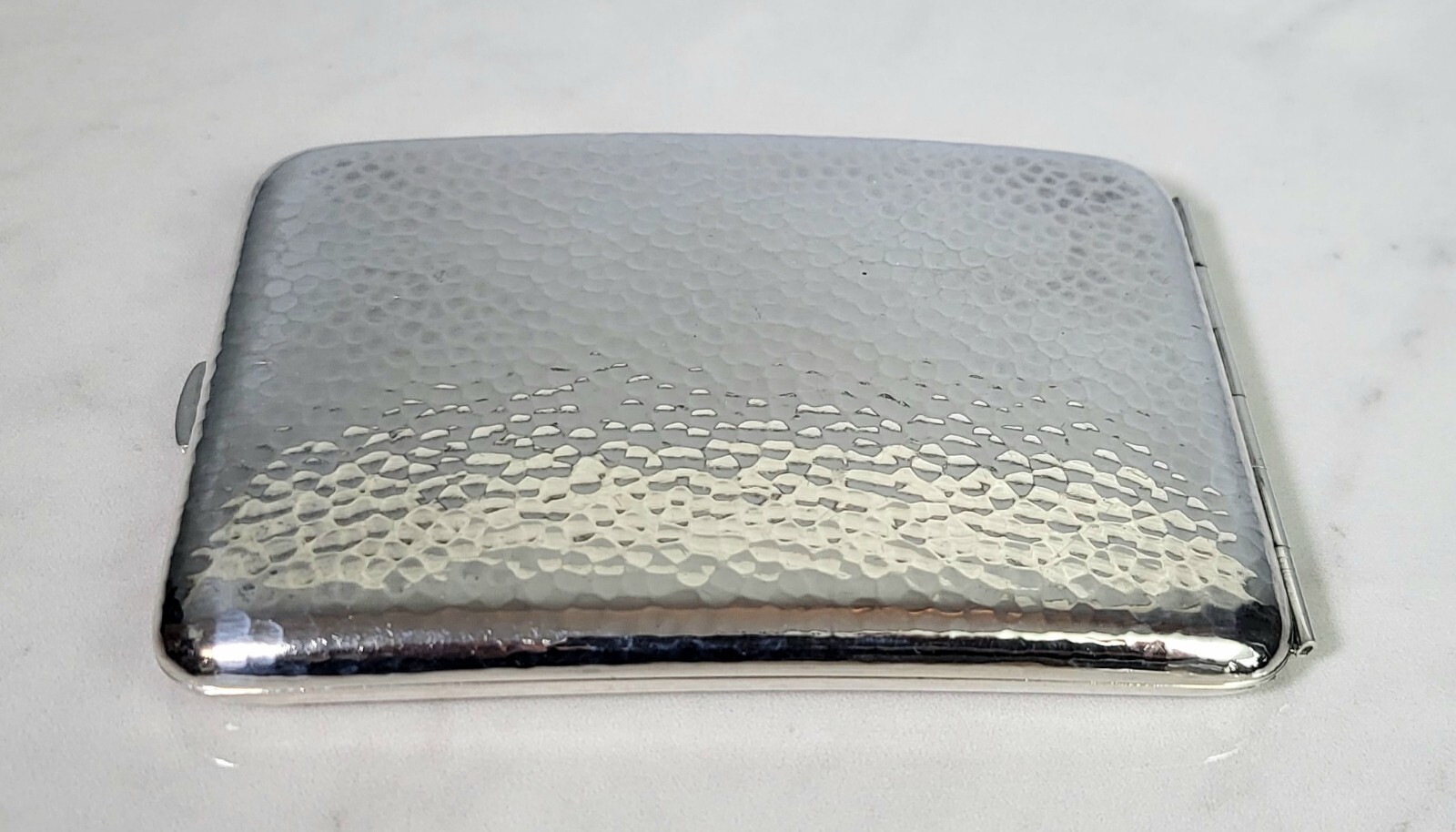 FINE LRG c. 1965 Japanese Hammered Sterling+ Silver Curved Smokes Case 3.56 ozt