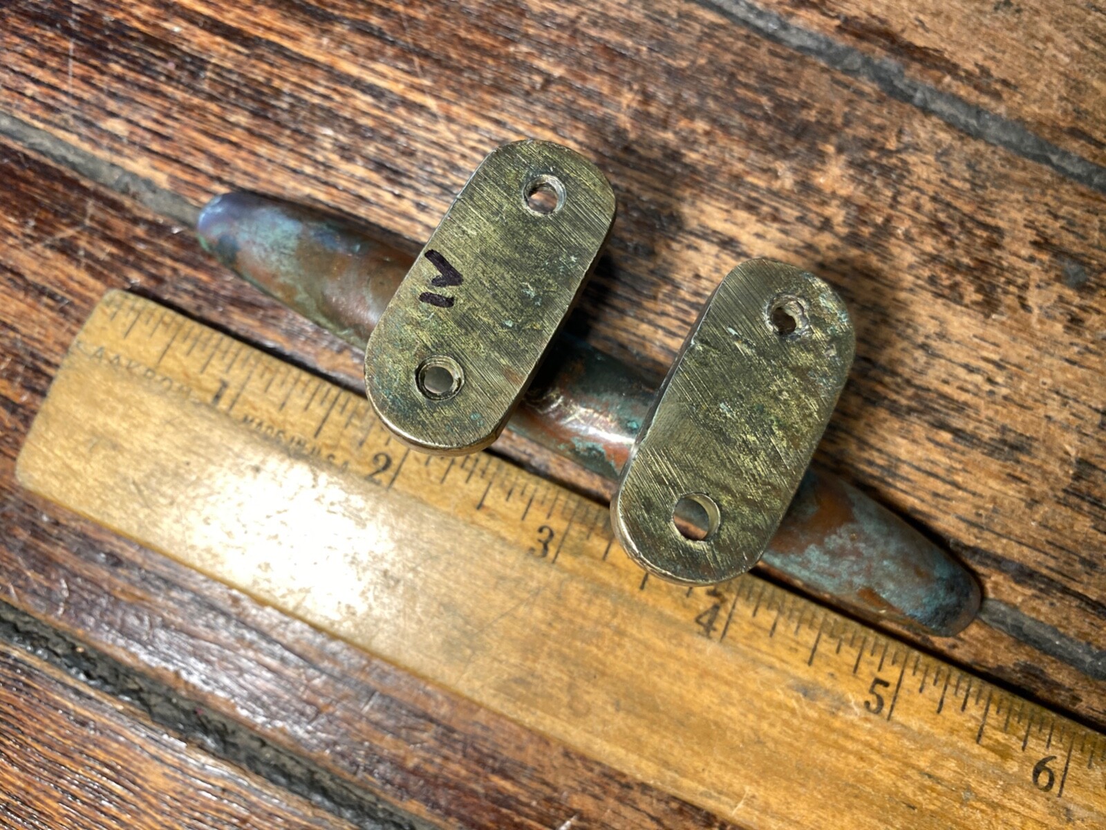 VINTAGE (ONE ONLY) CAST SOLID BRONZE, 5" CLEAT, DOOR HANDLE, PATINA!