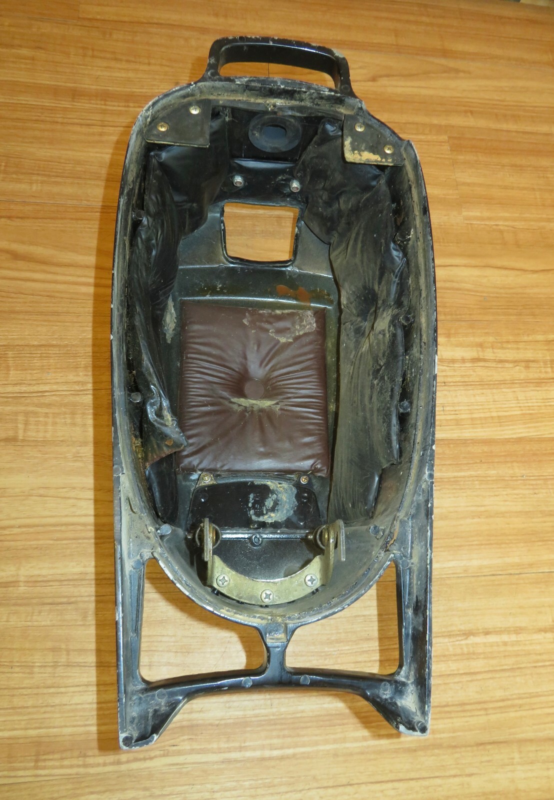 1968-1972 7.5 hp Mercury Outboard Top Cowl & face plate