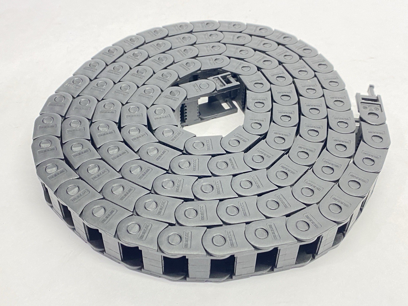 Igus E2C.10.16.028.0 Series E2C.10 E-Chain Cable Carrier 95 Links 6.23ft Length