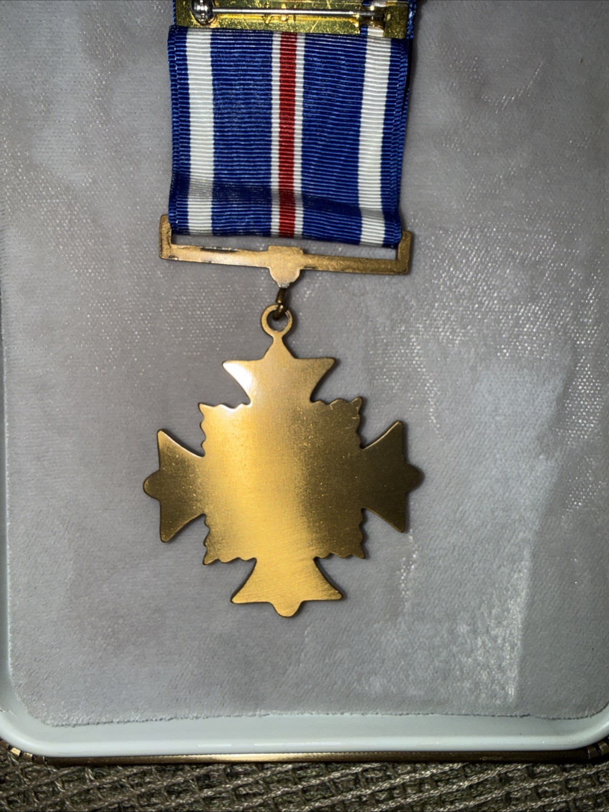 USAF Distinguished Flying Cross Medal with Coffin Case -medal & case only