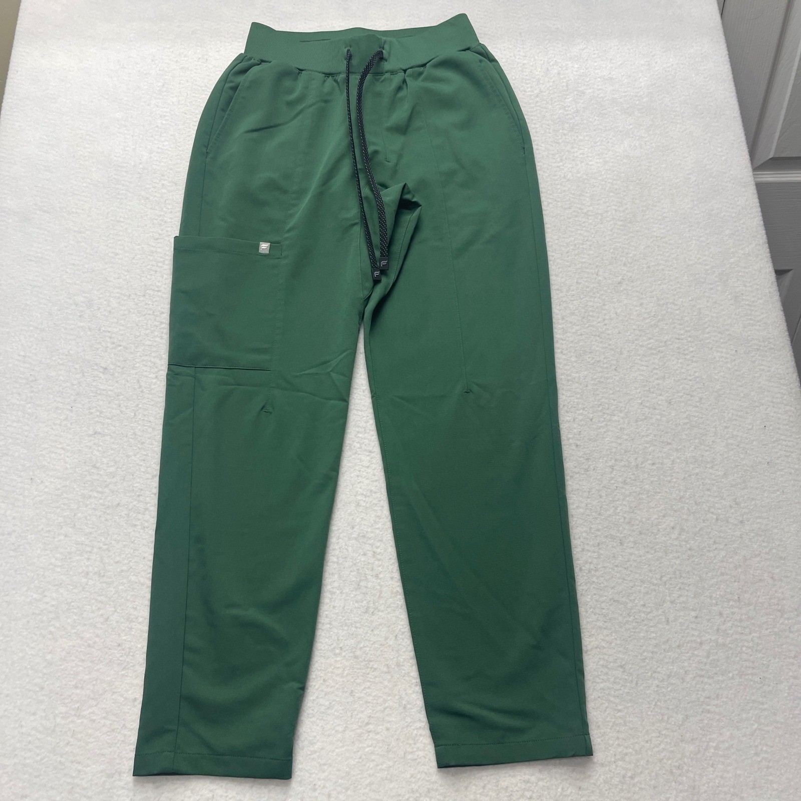 Fabletics Scrub Set Mens XS Helix Top Intake Pants Green V-Neck Short Sleeve