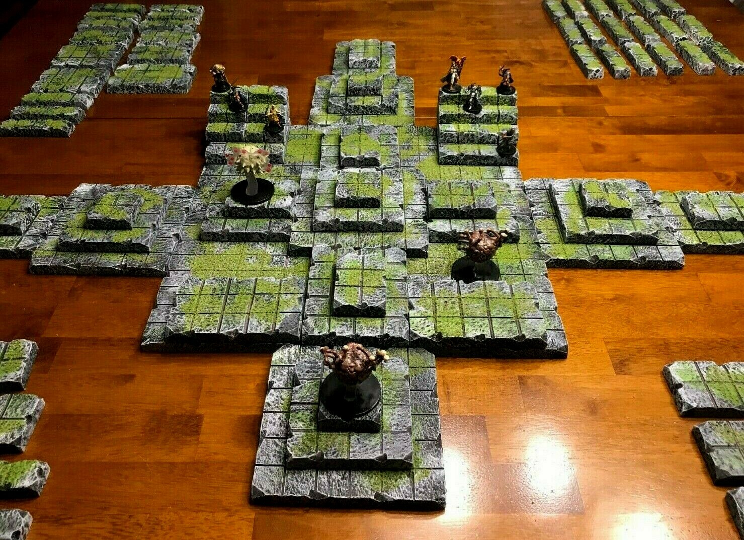 Huge Dungeon Tile Modular Set Dungeons & Dragons Pathfinder d&d terrain 28mm