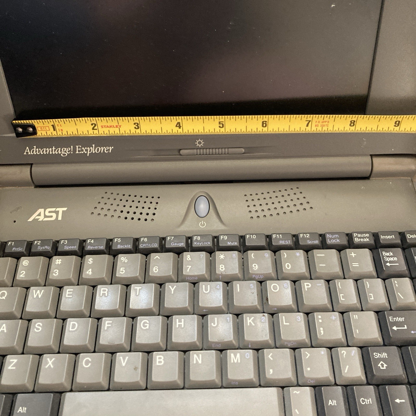 Vintage AST Advantage! Explorer 212 Laptop 486DX4/100 TFT, Working, Read Desc.