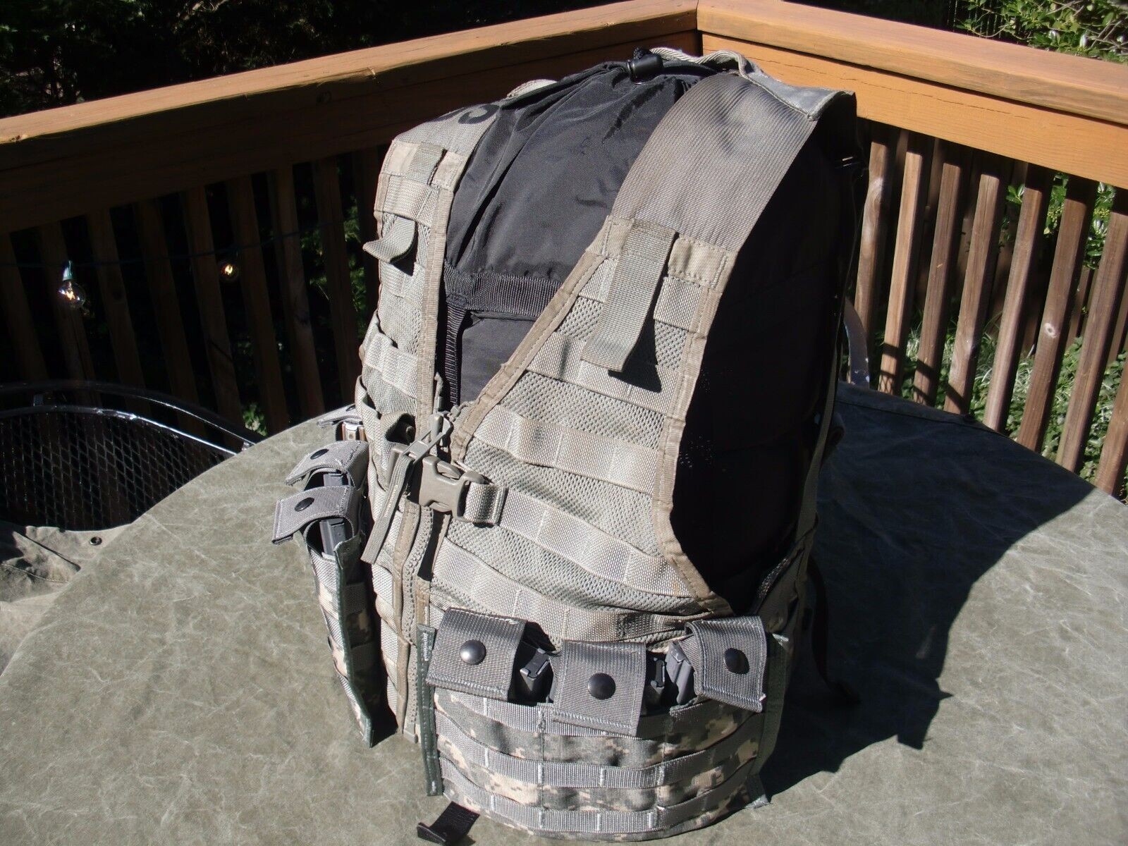 US Army MOLLE II ACU Fighting Load Carrier Vest w/ 2 Triple Mag Pouches EXC