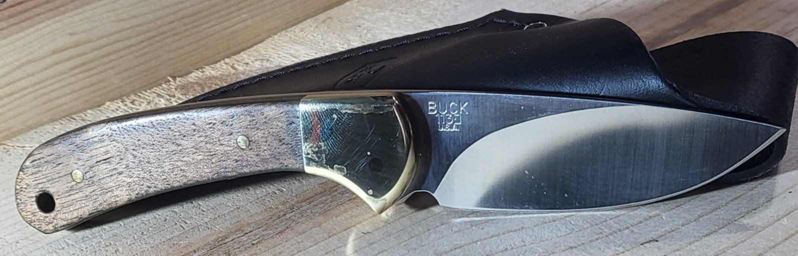 Buck 113 Ranger Skinner Knife with Leather Sheath