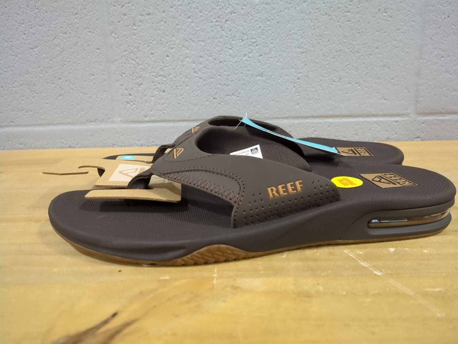 Reef Fanning Men's Flip Flops Sandals Bottle Opener Brown Size 9