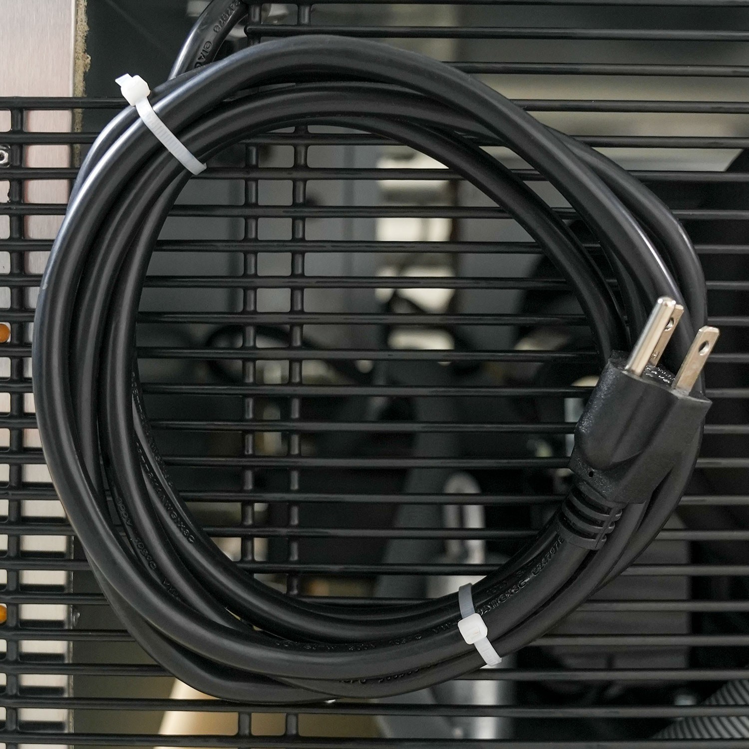 27" W Commercial Refrigerator - Single Door Reach-In for Restaurant, Bar, Cafe