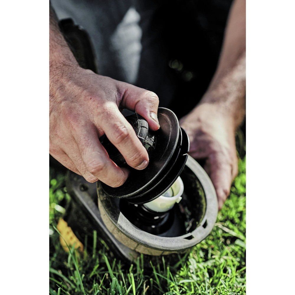 DeWalt DCKO215M1R 20V MAX XR String Trimmer and Blower KT Certified Refurbished