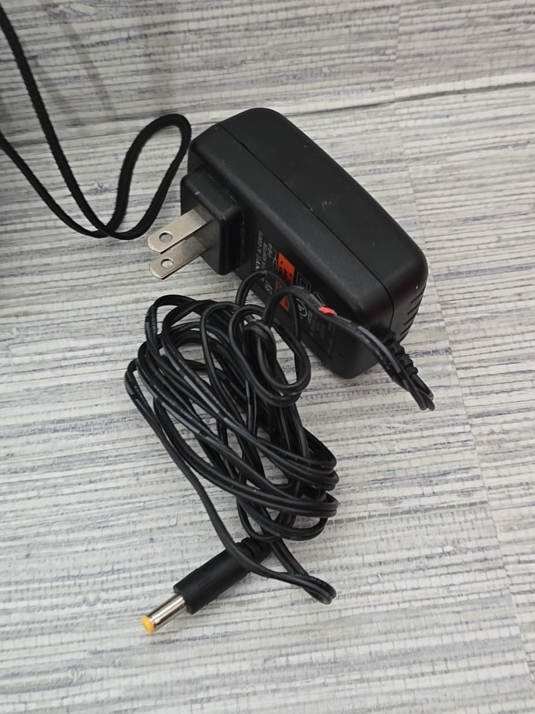 Sony ICF-SW30 FM Stereo SW/MW PLL Synthesized Receiver- Early Sony 12 Band Model