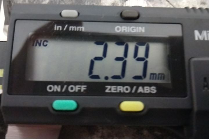 Mitutoyo 500-196-30 0-6 In Range 1-37/64 In Jaw Depth 4-Way Digital Caliper (BW)