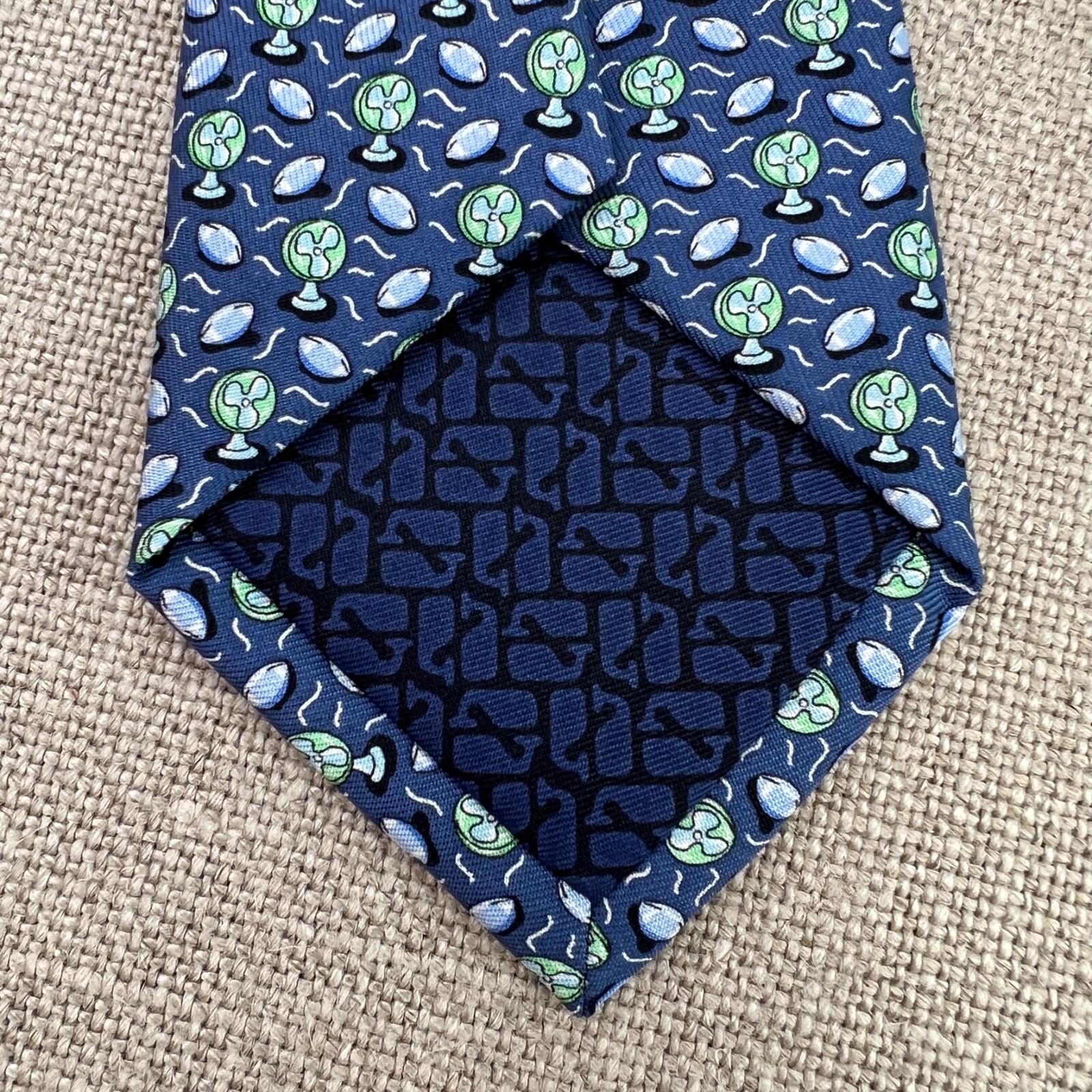 Vineyard Vines Tie Boy Silk Football Fan Vineyard 49x3.25 Hand Made USA Core Nw