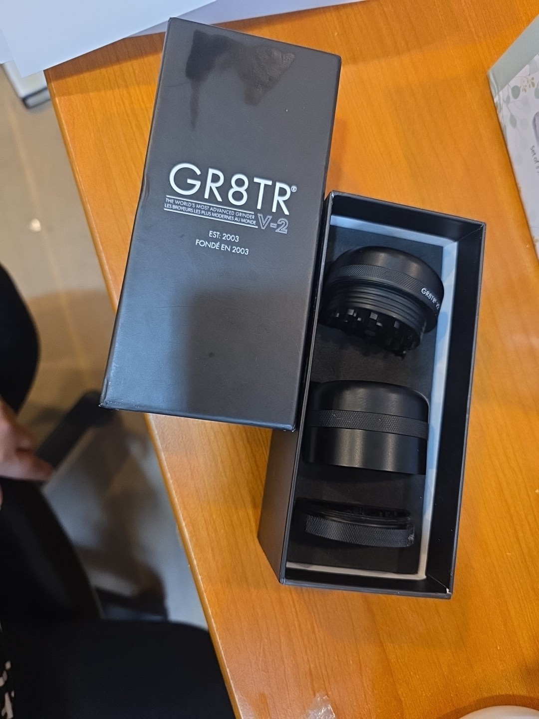 1 x Kannastor GR8TR V2 BLACK Grinder Solid Body Easy Change Screen / NEW IN BOX