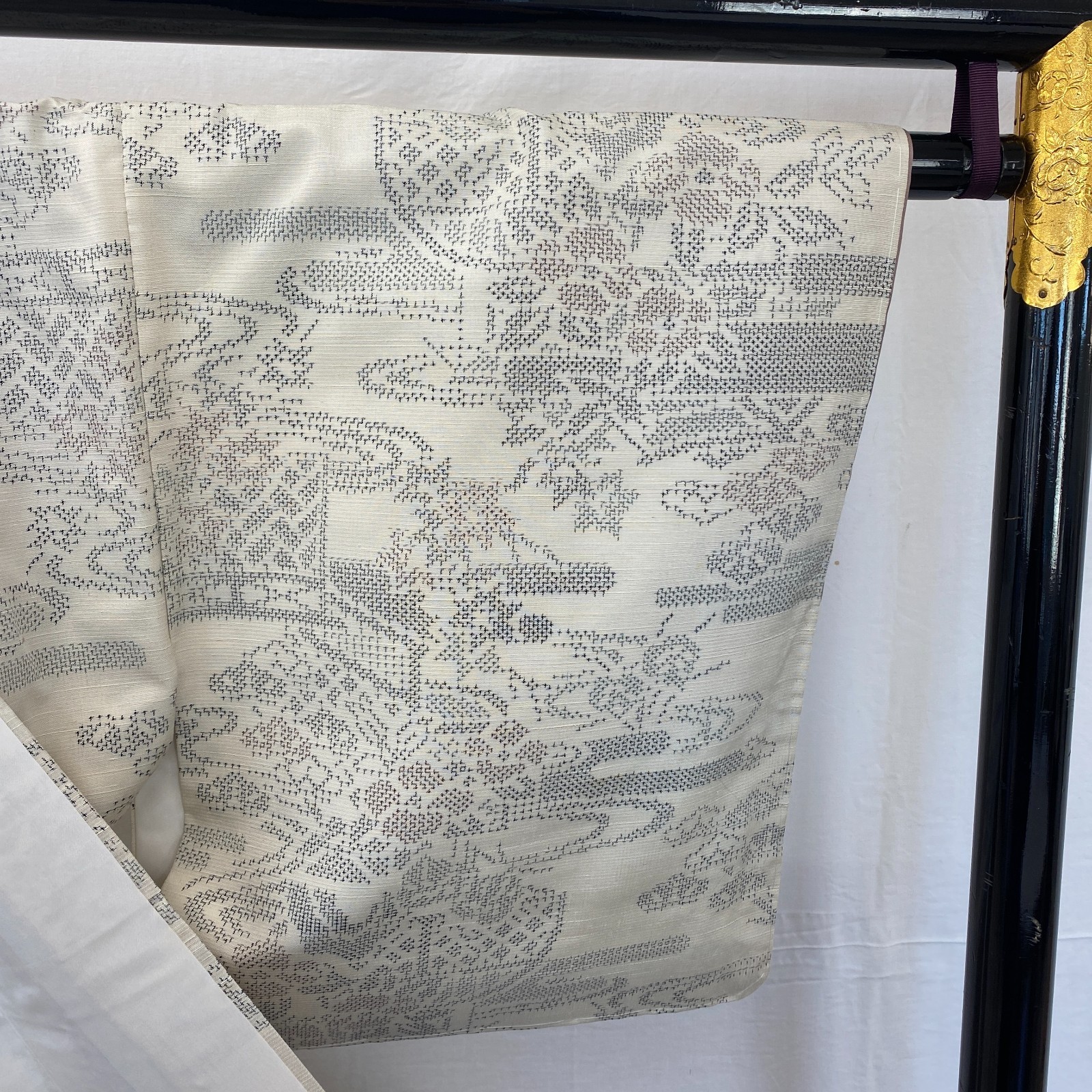 Japanese Vintage Kimono Silk White Oshima Traditional Authentic Length 61 in