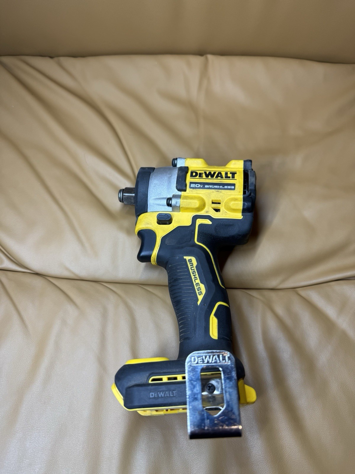 DEWALT DCF921 20V 1/2 INCH COMPACT IMPACT WRENCH *TOOL ONLY*