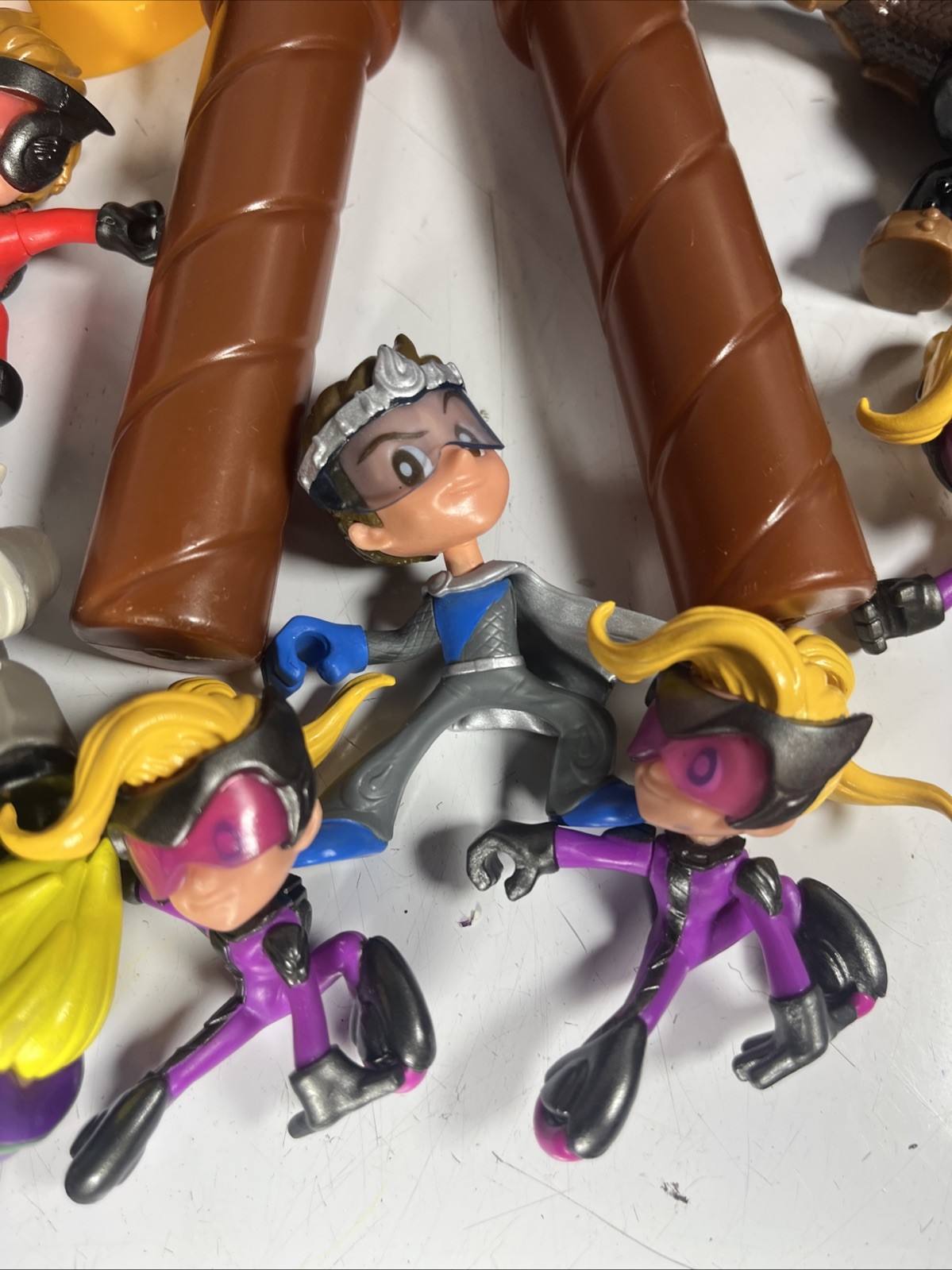 Ninja Kidz Lot Giant Mystery Ball Toy Purple/Red Case Figures Costume Mask Belt