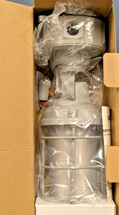 SATCO NUVO LIGHTING LED ADJUSTABLE VAPOR TIGHT GRAY 20W 100-277V 3000K 65-171