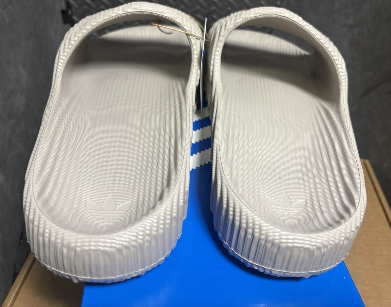 ADIDAS Adilette 22 Slides MENs Size 10 NEW W Box/Tag Light Brown FREESHIP HQ4670