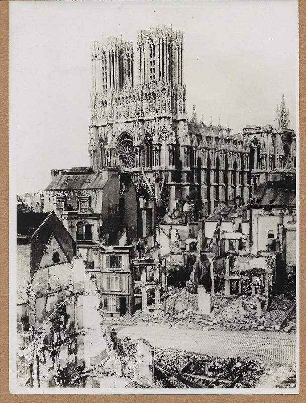 1918 Ruins Around Rheims Cathedral France 6x8 Original News Photo