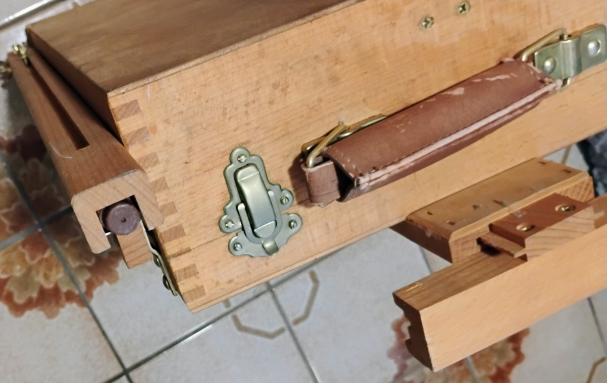 Folding vintage easel Wood dove tails WELL MADE FULL SIZE portable