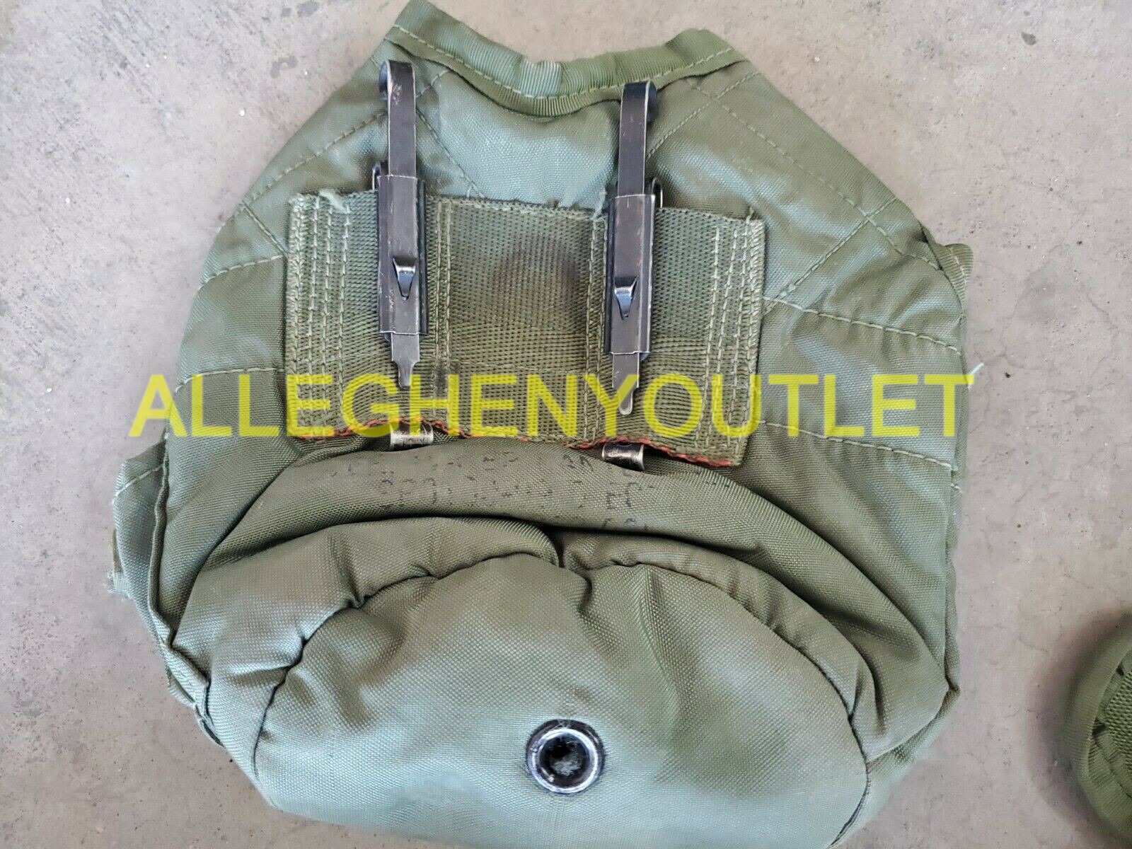 2 Military US Army 1 QT QUART CANTEEN COVER 1QT POUCH CARRIER OD WITH CLIPS VGC