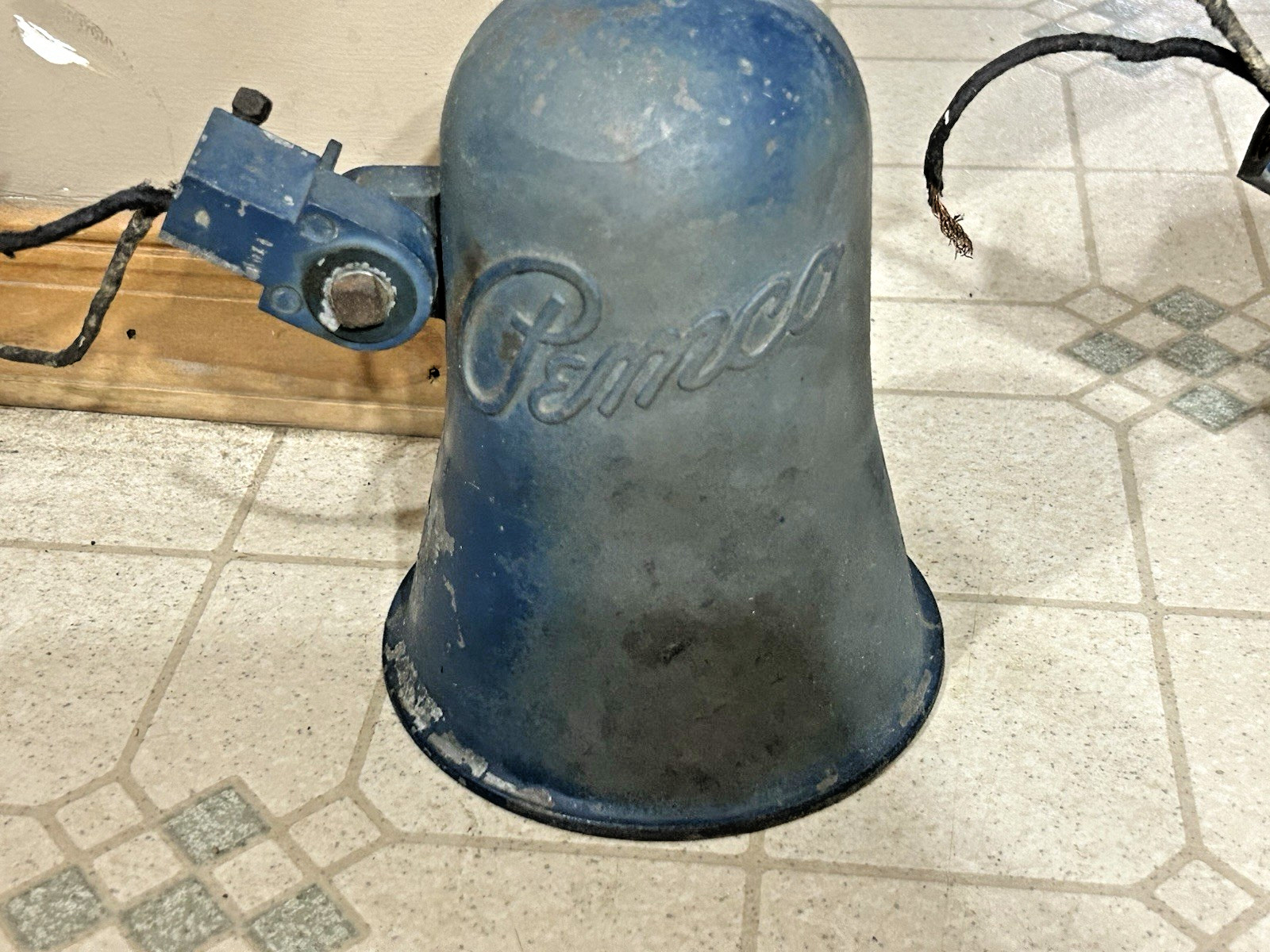 VINTAGE GARAGE SEVICE STATION GAS PUMP LIGHTS OLD VINTAGE PEMCO LIGHTS