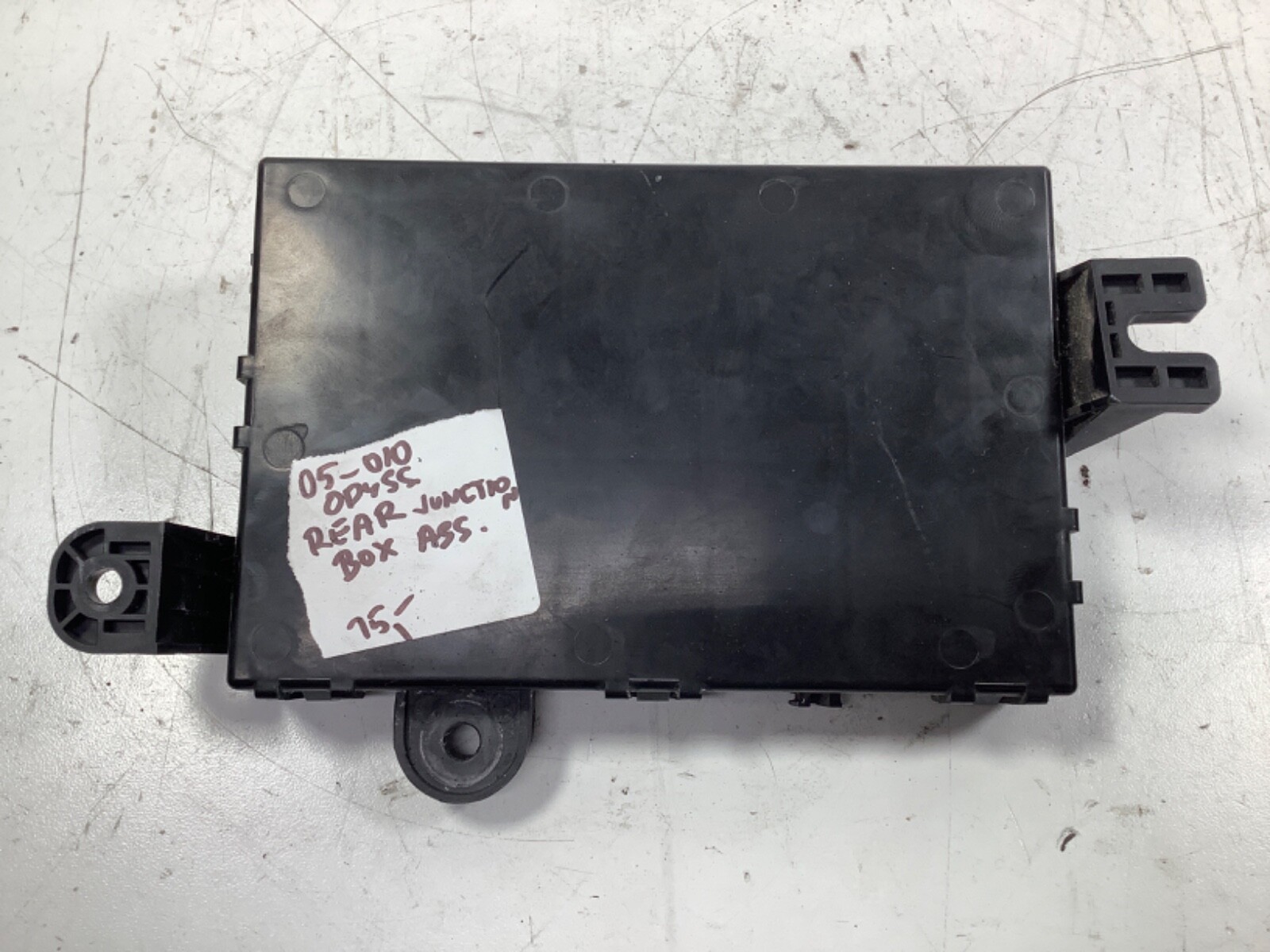 05-010 Honda Odyssey Rear Junction Box Assembly 38220-SHJ-A01 OEM