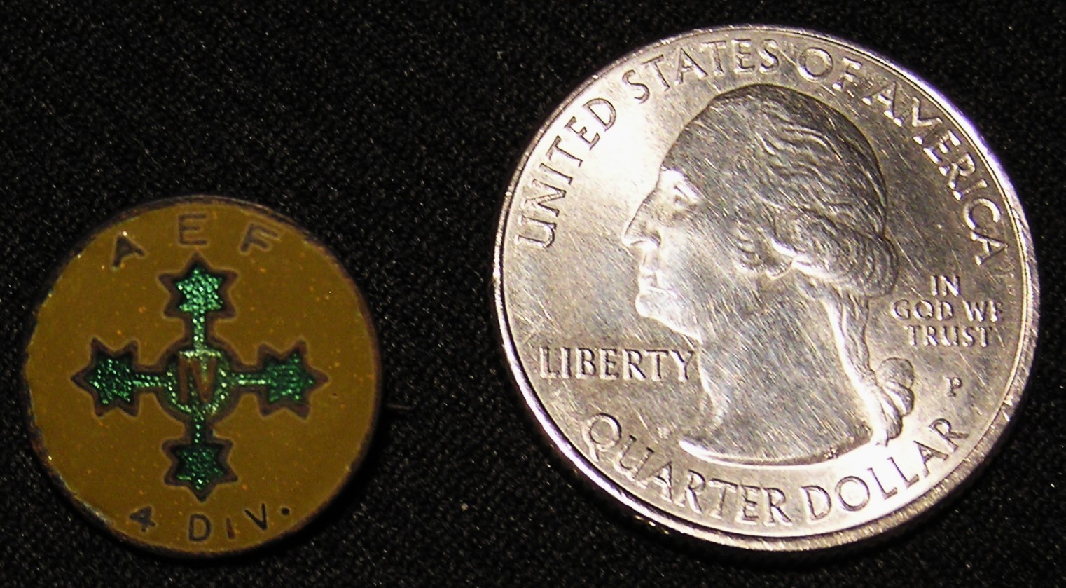 SCARCE WWI AEF US ARMY 4TH INFANTRY "IVY DIVISION" ENAMELED LAPEL PIN - WW1