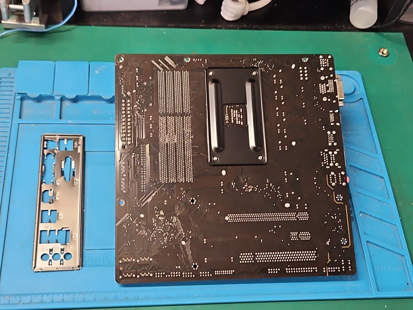 Gigabyte GA‑78LMT‑USB3 Socket AM3+ DDR3 SDRAM Desktop Motherboard w/AMD FX-4300