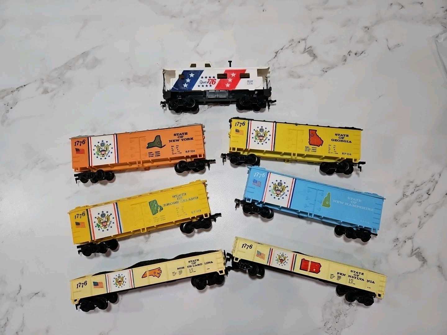 ho train cars lot used, Spirit of 1776 train cars, 6 total and caboose