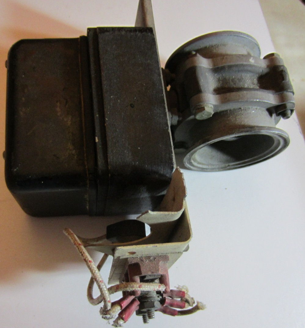 AIRCRAFT VALVE AND ACTUATOR HAMILTON STANDARD P/N 550664 P15