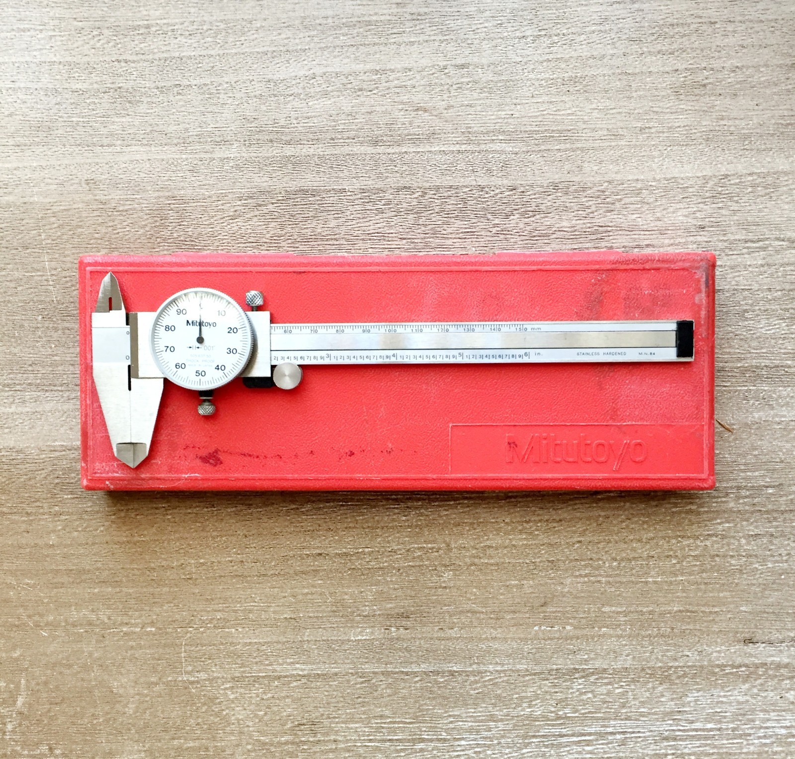 Mitutoyo Dial Caliper 6" Calibrated 505-637-50 .001" 6” With Case Made In JAPAN